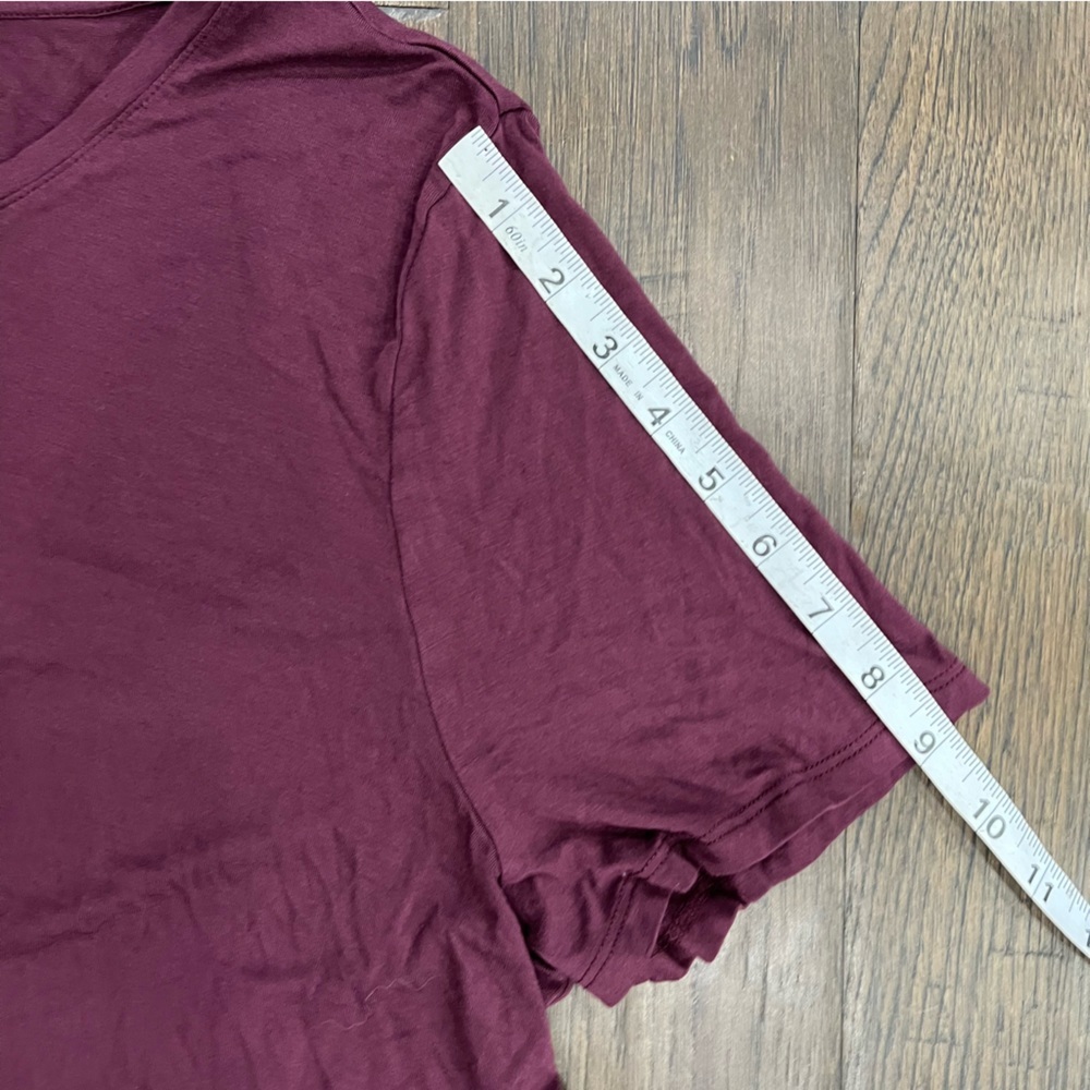 Amazon Essentials T-Shirt - Picture 10 of 11